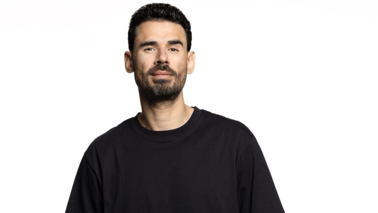 AFROJACK Gives “Turn the Lights Off” a Festival-Ready Reinvention